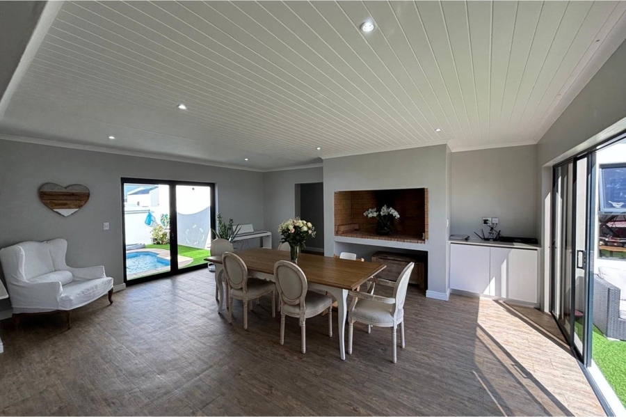 3 Bedroom Property for Sale in Velddrif Western Cape